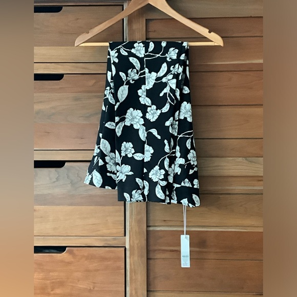 NWT Chico’s So Slimming 360 Brigitte Floral Slim Ankle Pants Size 1R (Size 8) - Picture 4 of 9